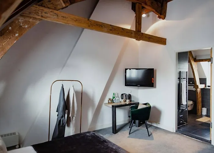 Kerkstraat Bed & Breakfast 3*